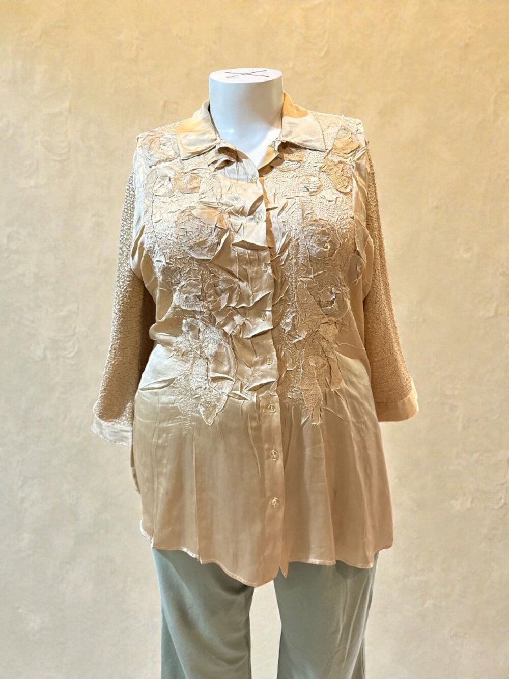 Chico's Sz 3 (XL) Gold Crinkle Button-Up Long Sleeve Tunic Blouse - Dressy!